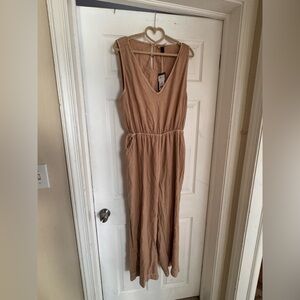 Universal Thread Beige Sleeveless Jumpsuit